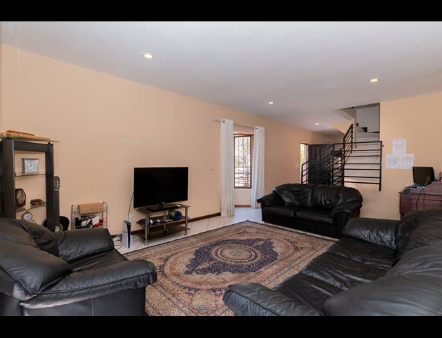 2 BEDROOM APARTMENT FOR SALE IN BUURENDAL